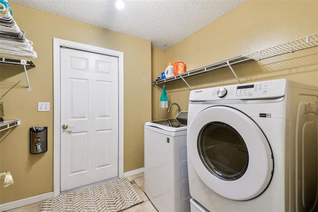 Active With Contract: $479,900 (4 beds, 3 baths, 2572 Square Feet)