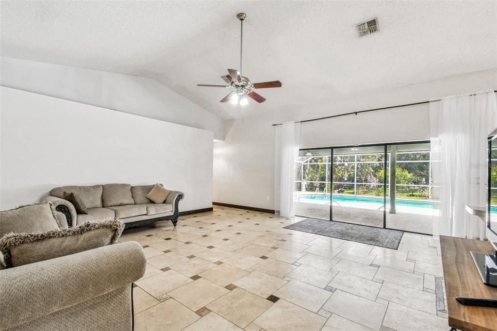 Active With Contract: $479,900 (4 beds, 3 baths, 2572 Square Feet)