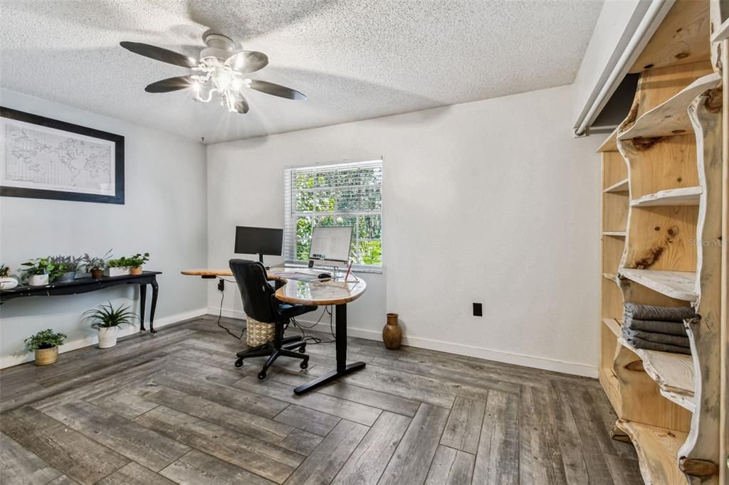 Active With Contract: $479,900 (4 beds, 3 baths, 2572 Square Feet)