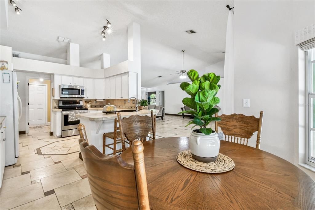 Active With Contract: $479,900 (4 beds, 3 baths, 2572 Square Feet)