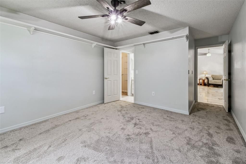 Active With Contract: $479,900 (4 beds, 3 baths, 2572 Square Feet)