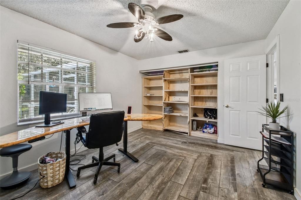 Active With Contract: $479,900 (4 beds, 3 baths, 2572 Square Feet)