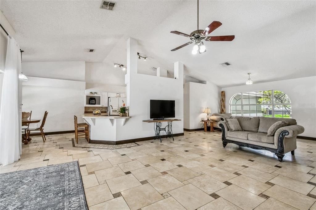 Active With Contract: $479,900 (4 beds, 3 baths, 2572 Square Feet)