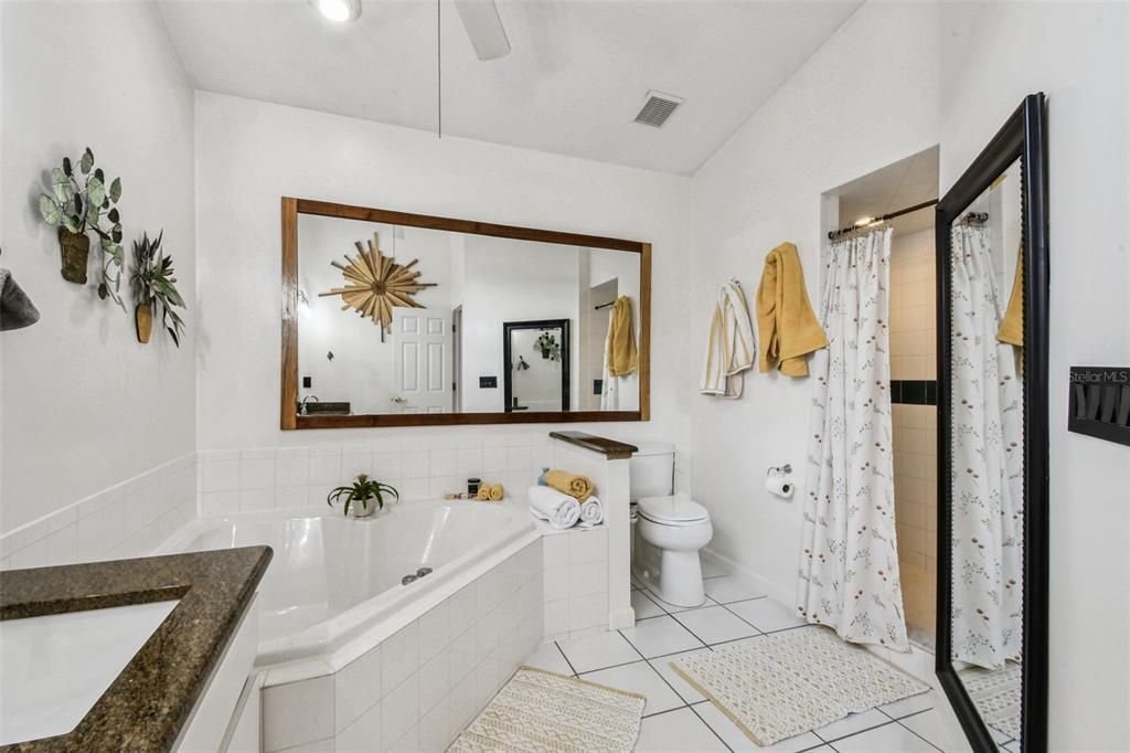 Active With Contract: $479,900 (4 beds, 3 baths, 2572 Square Feet)