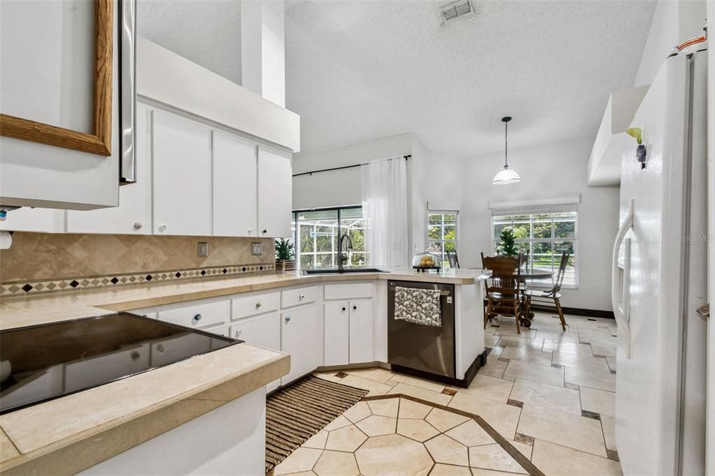 Active With Contract: $479,900 (4 beds, 3 baths, 2572 Square Feet)