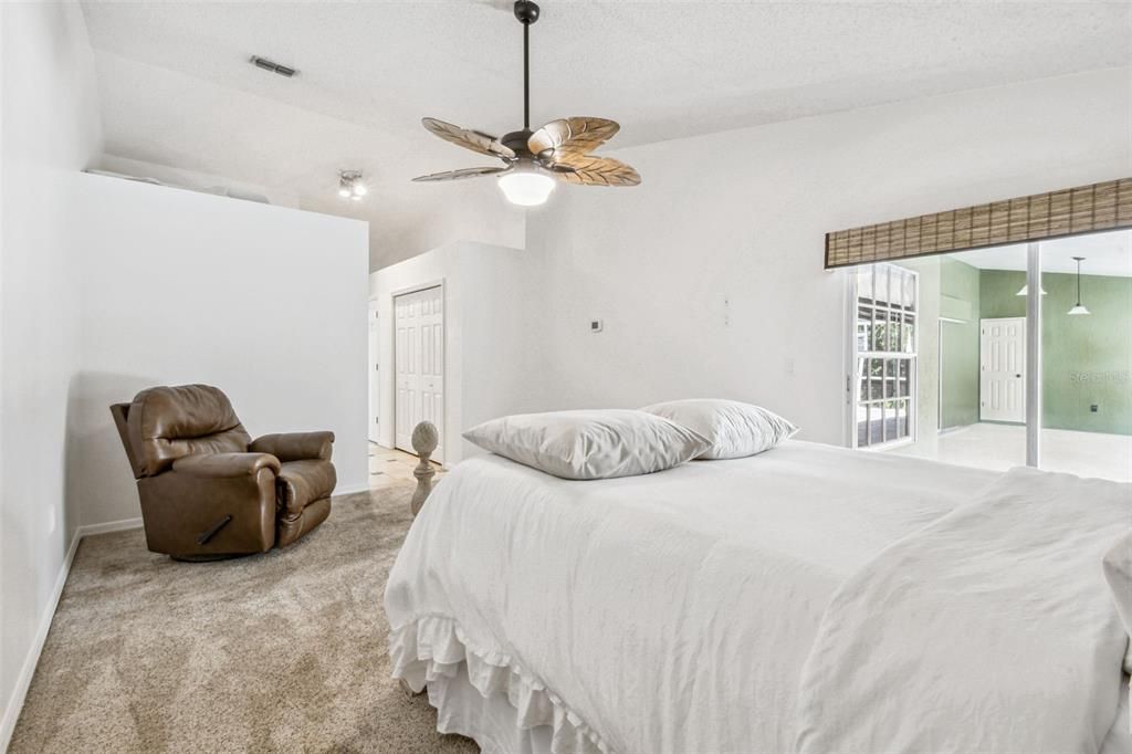 Active With Contract: $479,900 (4 beds, 3 baths, 2572 Square Feet)