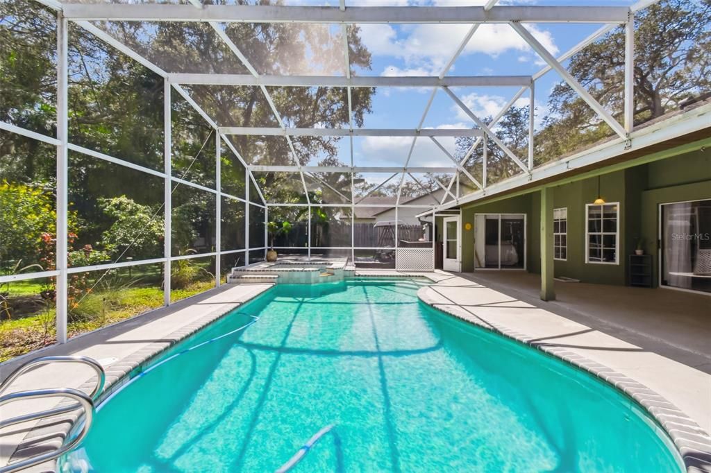 Active With Contract: $479,900 (4 beds, 3 baths, 2572 Square Feet)