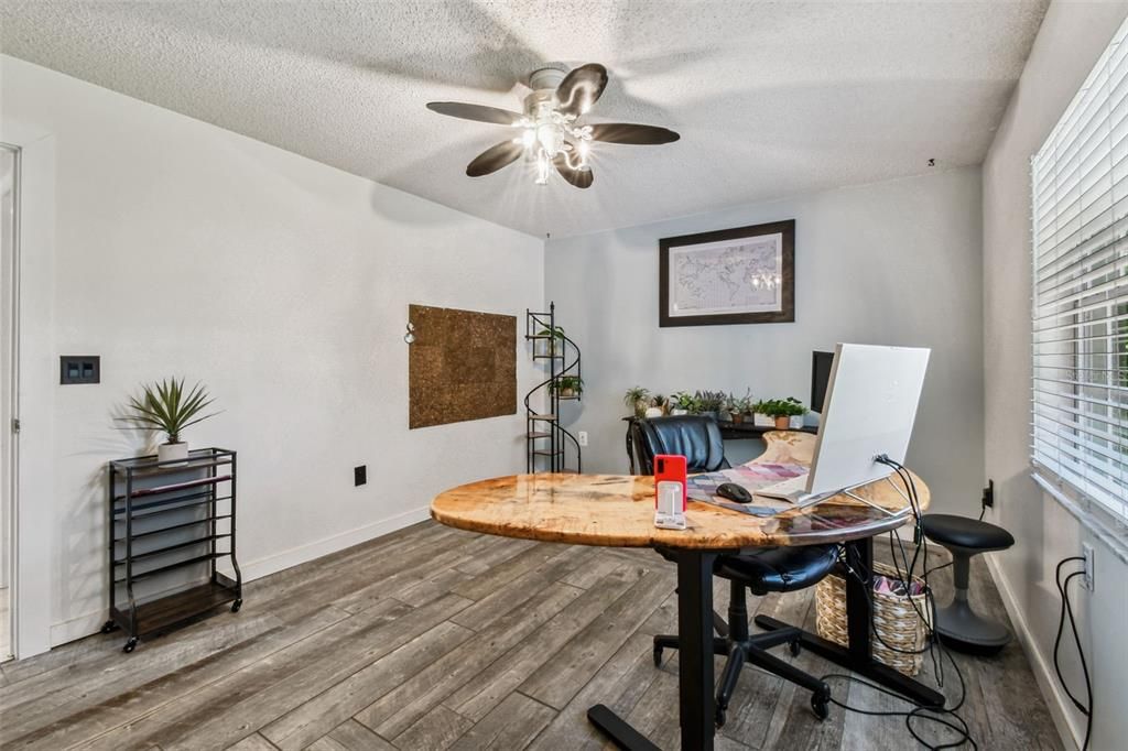 Active With Contract: $479,900 (4 beds, 3 baths, 2572 Square Feet)