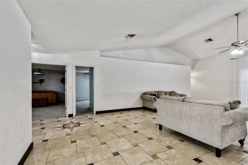 Active With Contract: $479,900 (4 beds, 3 baths, 2572 Square Feet)