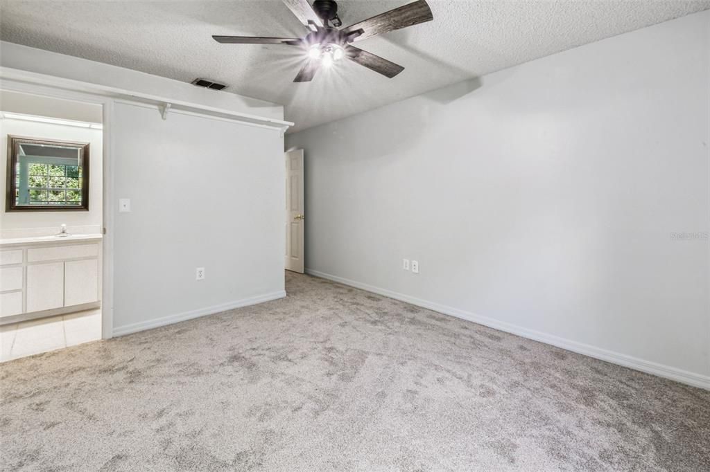 Active With Contract: $479,900 (4 beds, 3 baths, 2572 Square Feet)