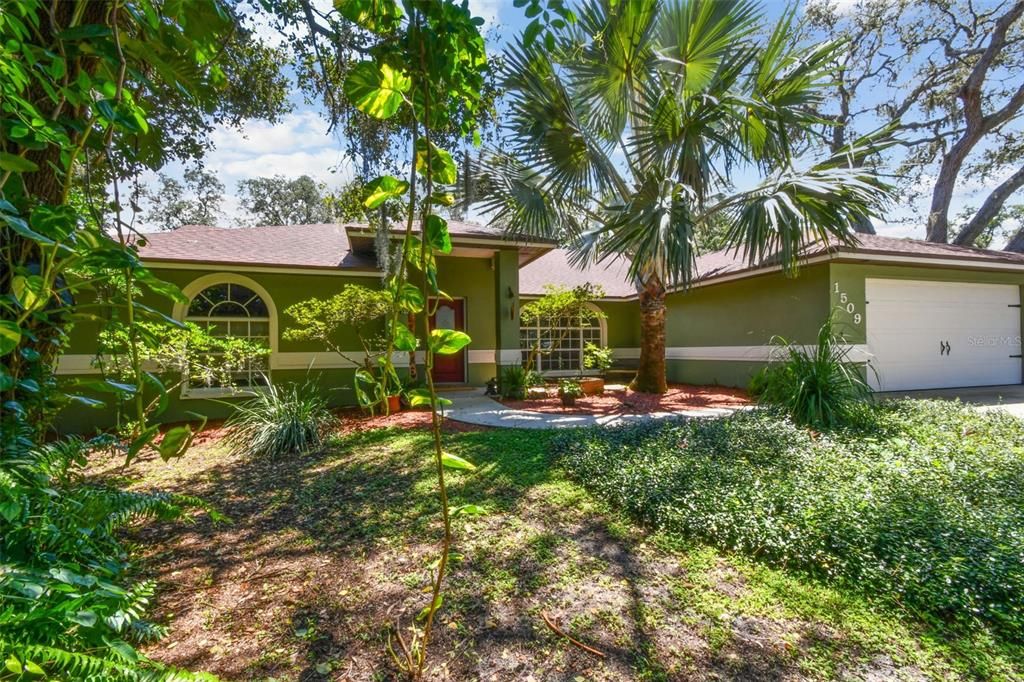 Active With Contract: $479,900 (4 beds, 3 baths, 2572 Square Feet)