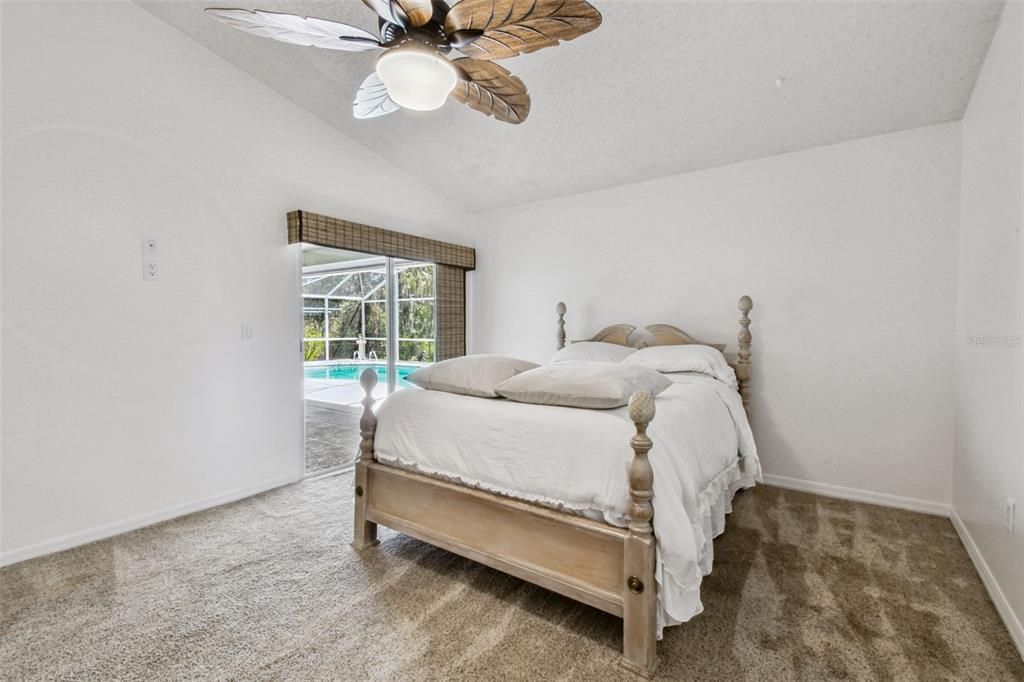 Active With Contract: $479,900 (4 beds, 3 baths, 2572 Square Feet)