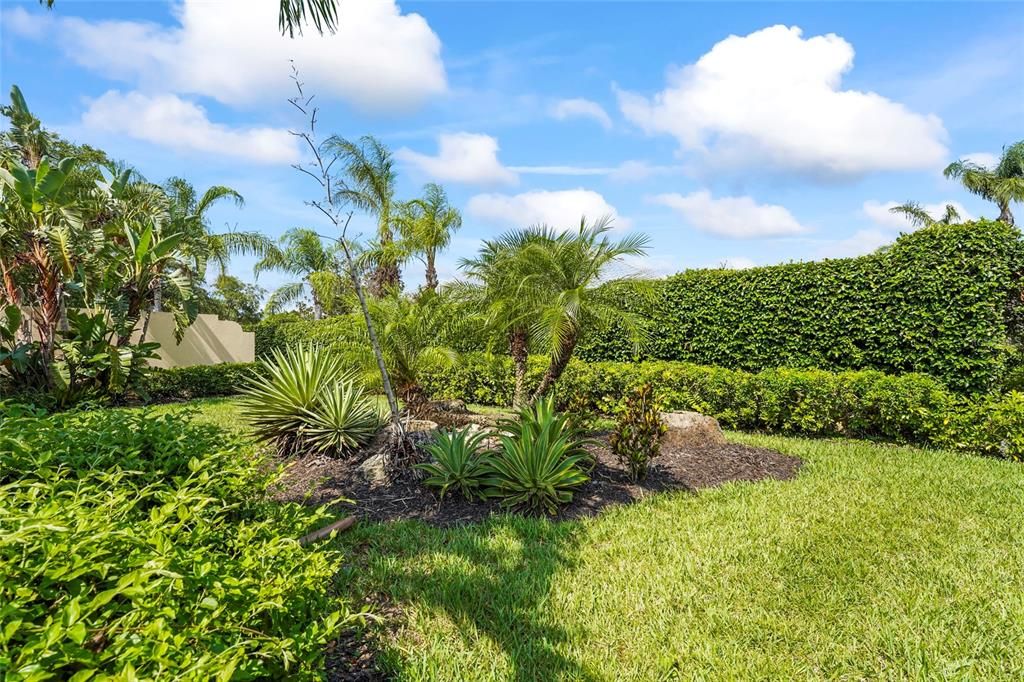 Active With Contract: $4,000 (3 beds, 2 baths, 2008 Square Feet)