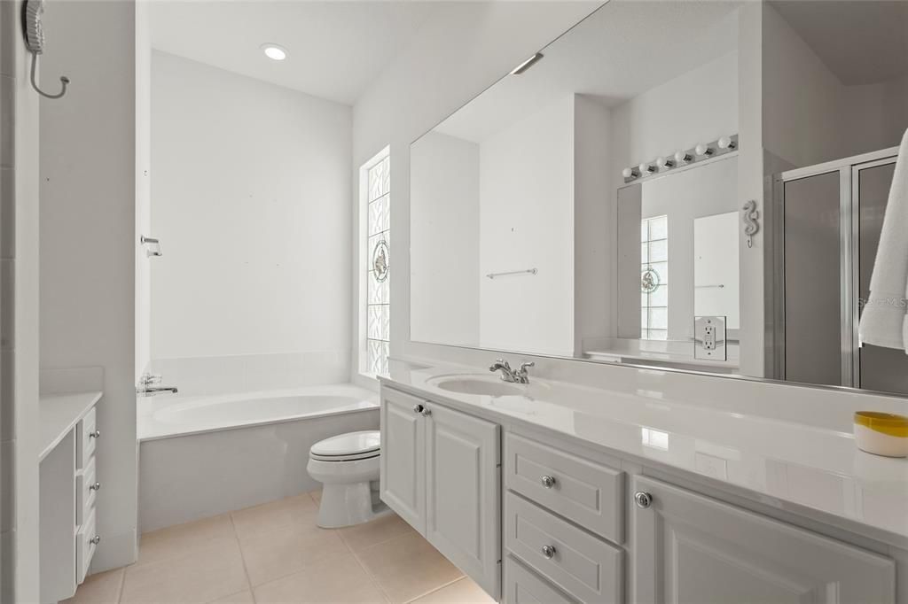 Active With Contract: $4,000 (3 beds, 2 baths, 2008 Square Feet)