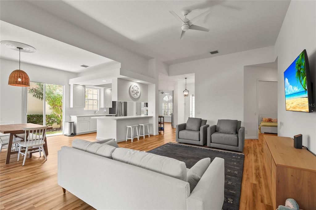 Active With Contract: $4,000 (3 beds, 2 baths, 2008 Square Feet)