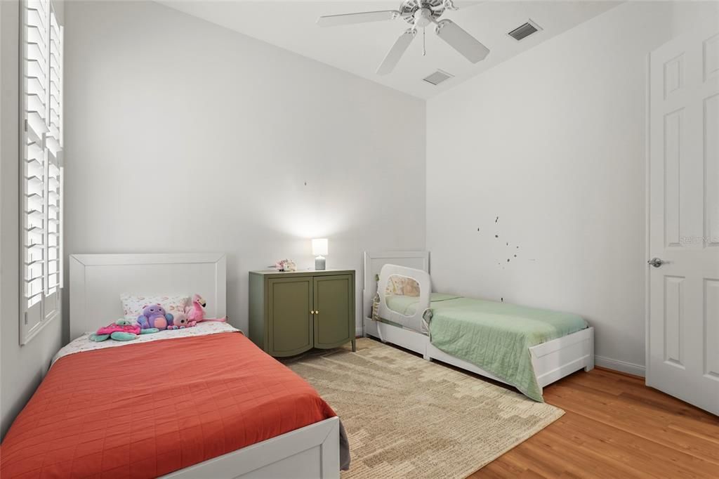 Active With Contract: $4,000 (3 beds, 2 baths, 2008 Square Feet)