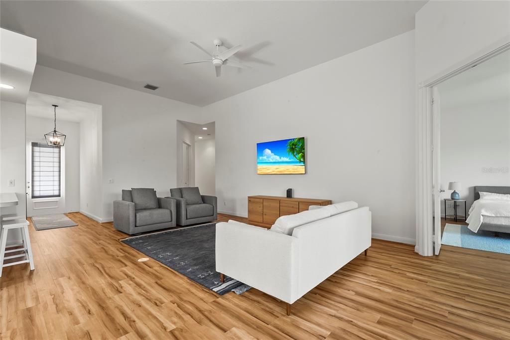 Active With Contract: $4,000 (3 beds, 2 baths, 2008 Square Feet)