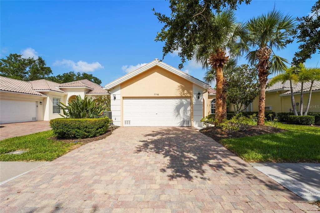 Active With Contract: $4,000 (3 beds, 2 baths, 2008 Square Feet)