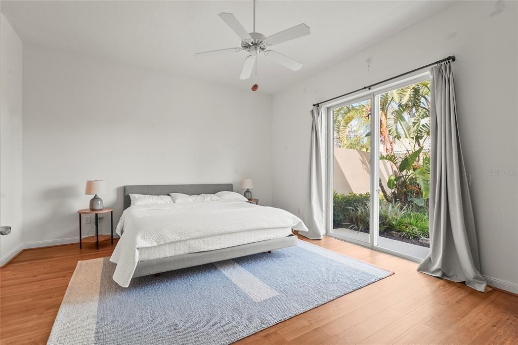 Active With Contract: $4,000 (3 beds, 2 baths, 2008 Square Feet)