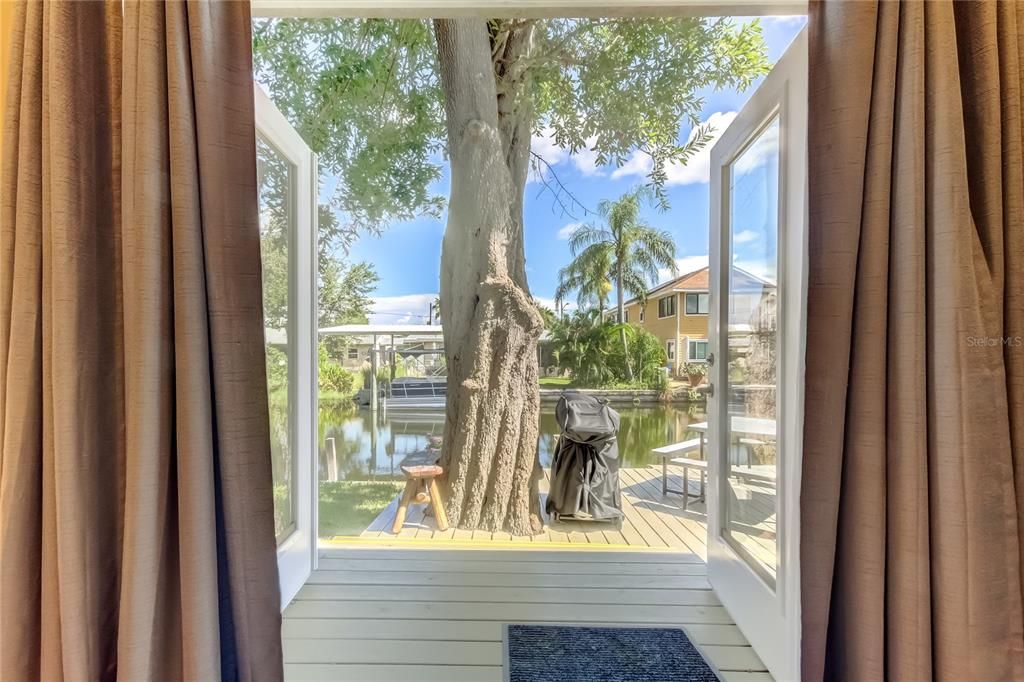 Под контрактом: $549,000 (3 спален, 2 ванн, 2065 Квадратных фут)