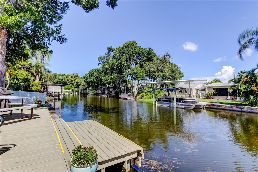 Под контрактом: $549,000 (3 спален, 2 ванн, 2065 Квадратных фут)