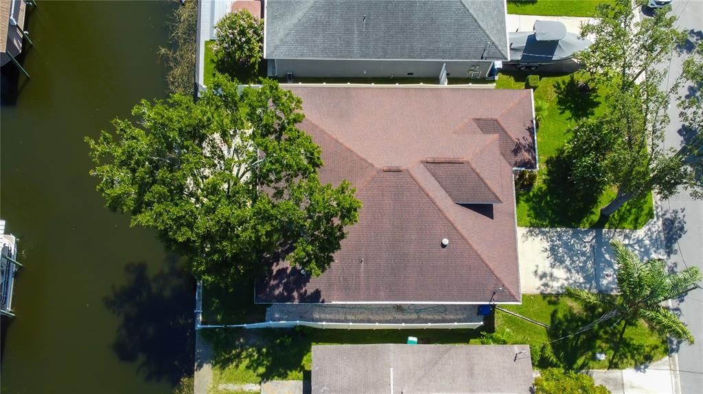 Под контрактом: $549,000 (3 спален, 2 ванн, 2065 Квадратных фут)