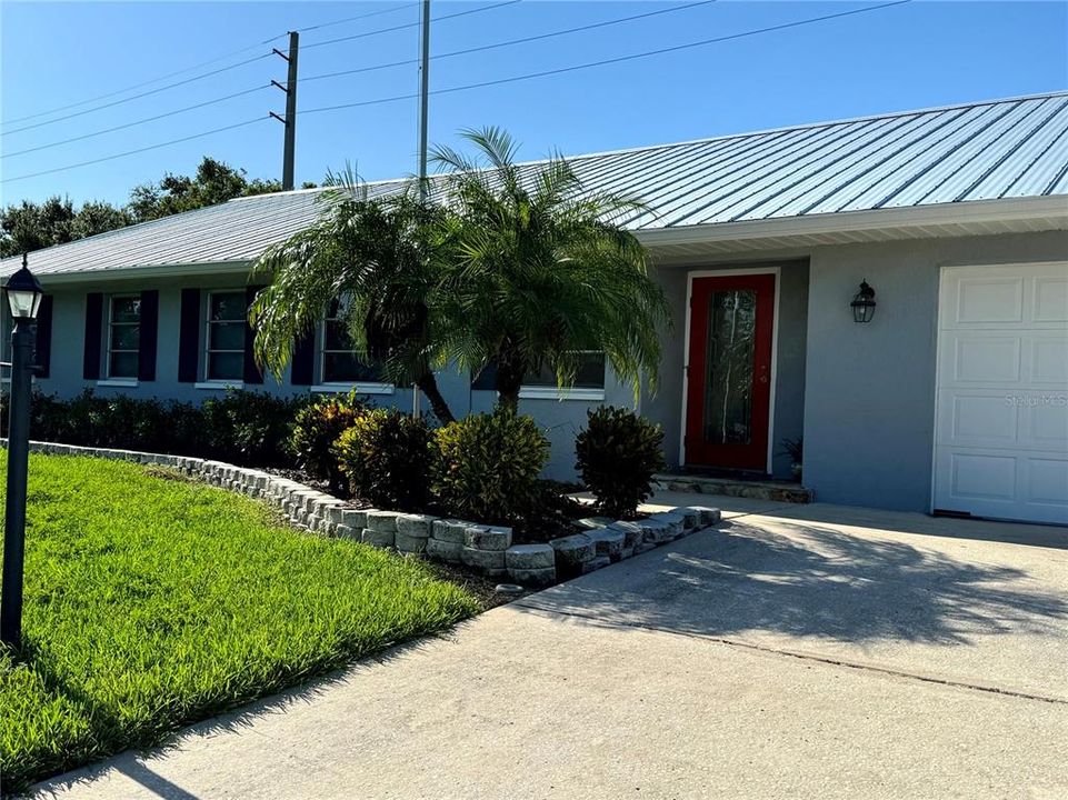 Под контрактом: $2,900 (3 спален, 2 ванн, 1837 Квадратных фут)