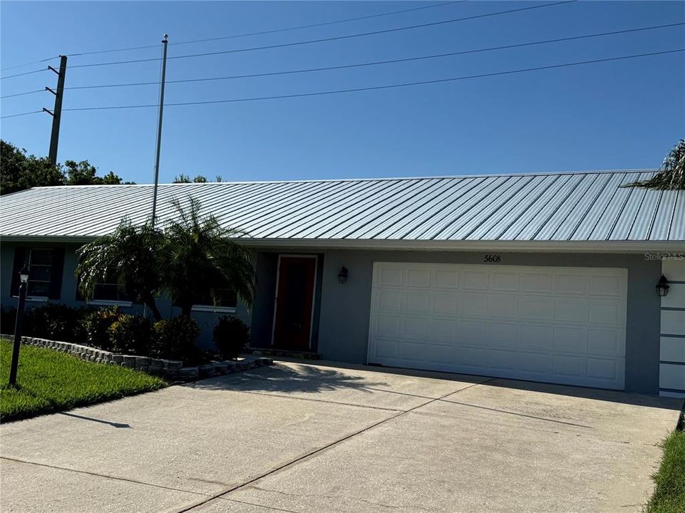 Под контрактом: $2,900 (3 спален, 2 ванн, 1837 Квадратных фут)