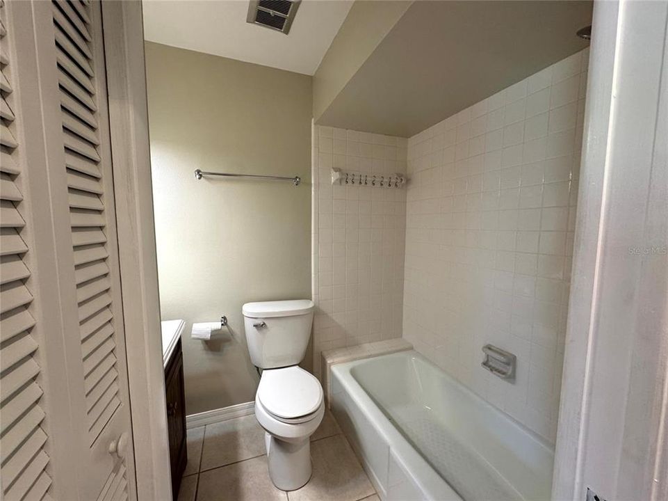 Под контрактом: $2,900 (3 спален, 2 ванн, 1837 Квадратных фут)