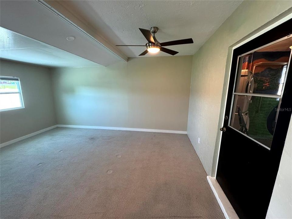 Под контрактом: $2,900 (3 спален, 2 ванн, 1837 Квадратных фут)