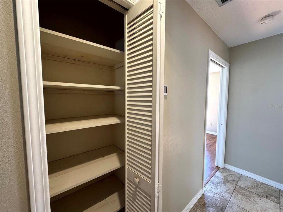 Под контрактом: $2,900 (3 спален, 2 ванн, 1837 Квадратных фут)