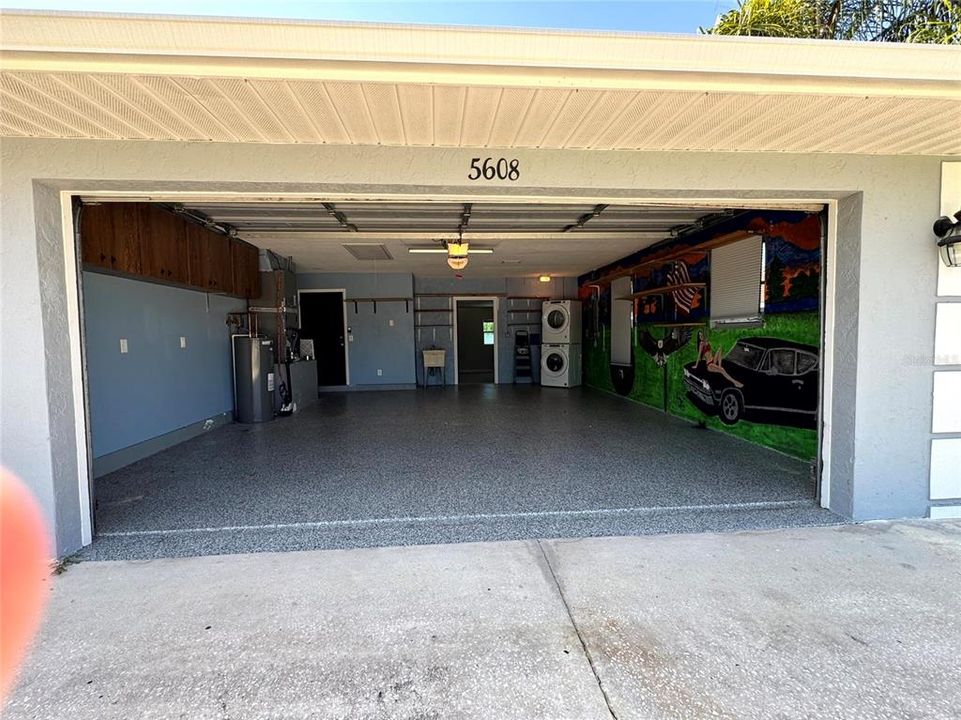 Под контрактом: $2,900 (3 спален, 2 ванн, 1837 Квадратных фут)