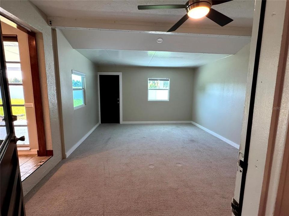 Под контрактом: $2,900 (3 спален, 2 ванн, 1837 Квадратных фут)