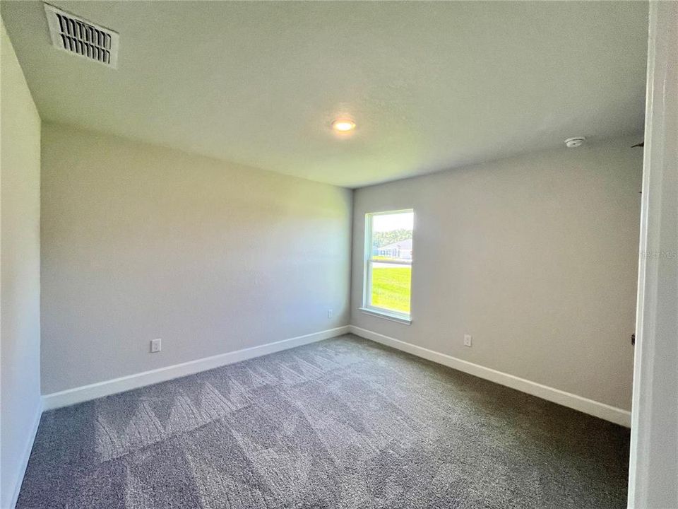 Под контрактом: $438,350 (4 спален, 3 ванн, 2537 Квадратных фут)