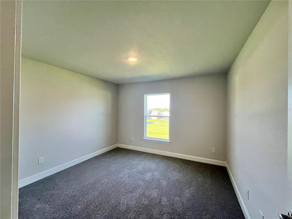 Под контрактом: $438,350 (4 спален, 3 ванн, 2537 Квадратных фут)