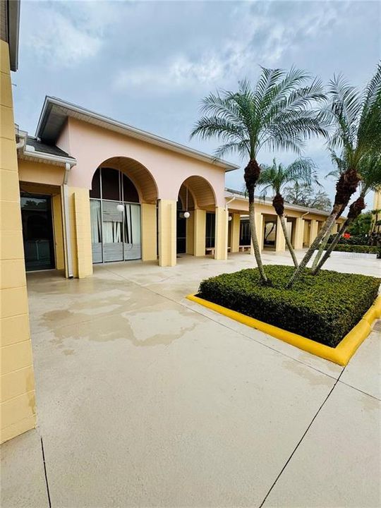 待售: $79,900 (1 贝兹, 1 浴室, 648 平方英尺)