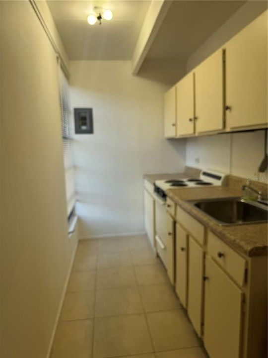 待售: $79,900 (1 贝兹, 1 浴室, 648 平方英尺)