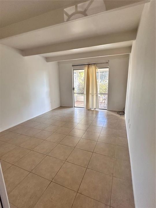 待售: $79,900 (1 贝兹, 1 浴室, 648 平方英尺)