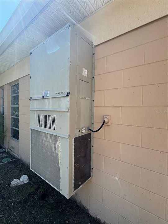 待售: $79,900 (1 贝兹, 1 浴室, 648 平方英尺)