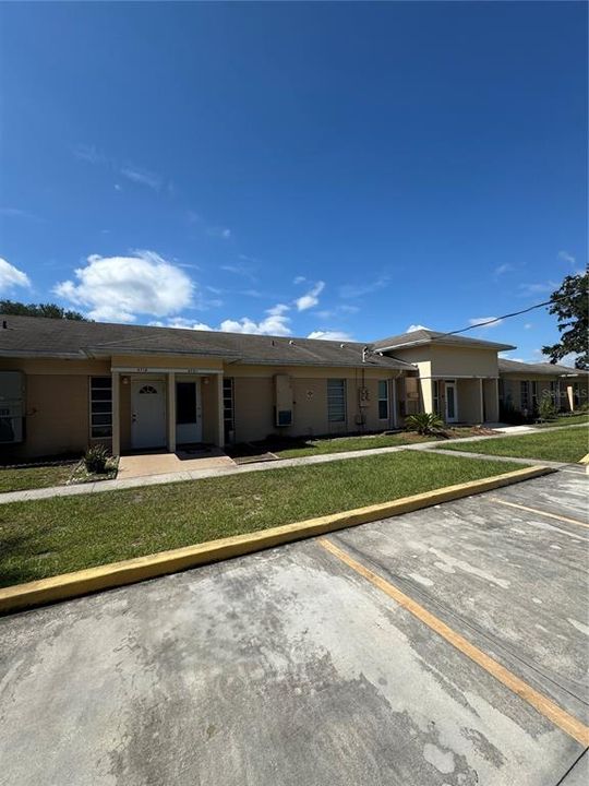 待售: $79,900 (1 贝兹, 1 浴室, 648 平方英尺)