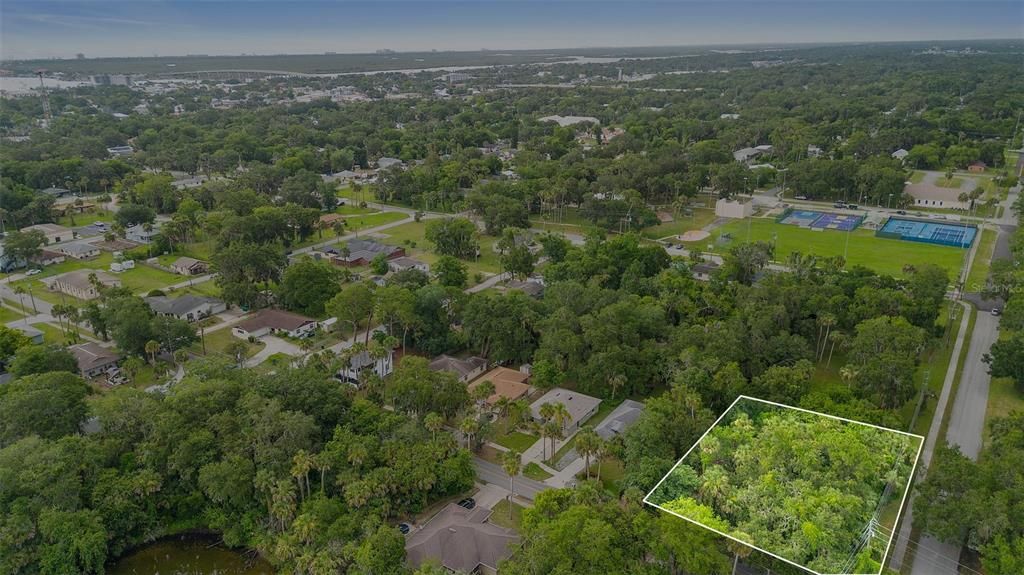 待售: $39,000 (0.32 acres)