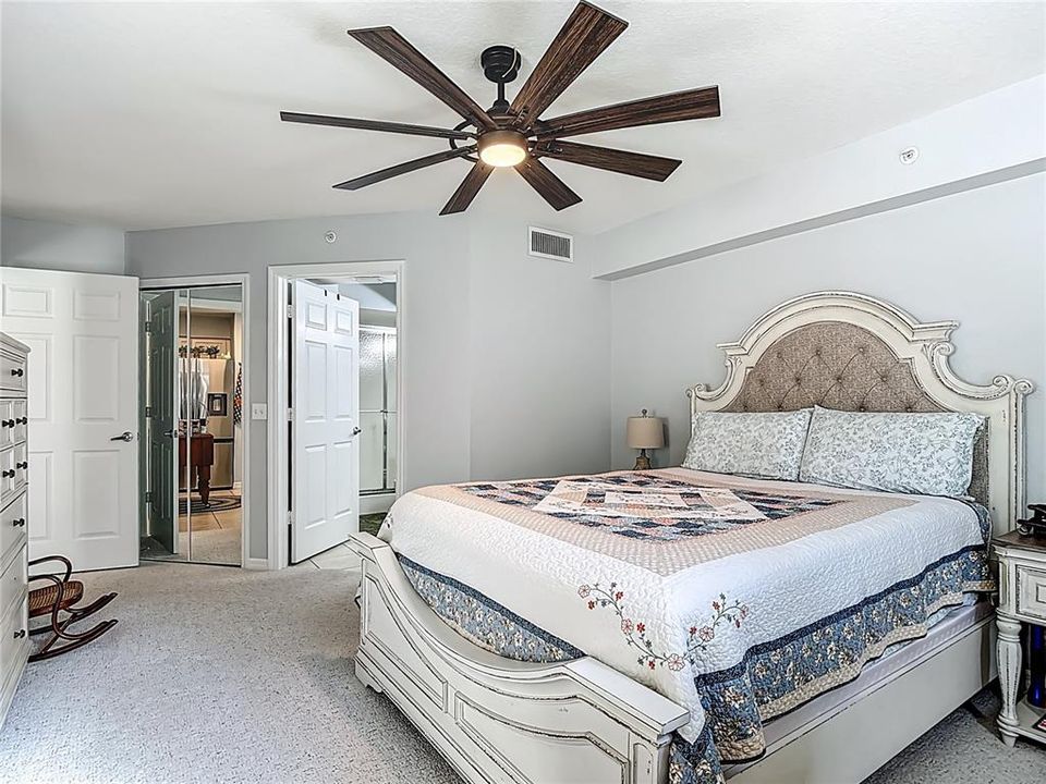 待售: $280,000 (2 贝兹, 2 浴室, 1230 平方英尺)