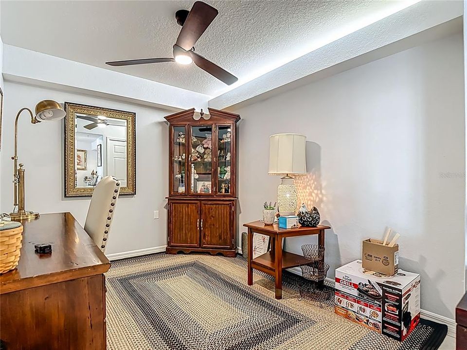 待售: $280,000 (2 贝兹, 2 浴室, 1230 平方英尺)