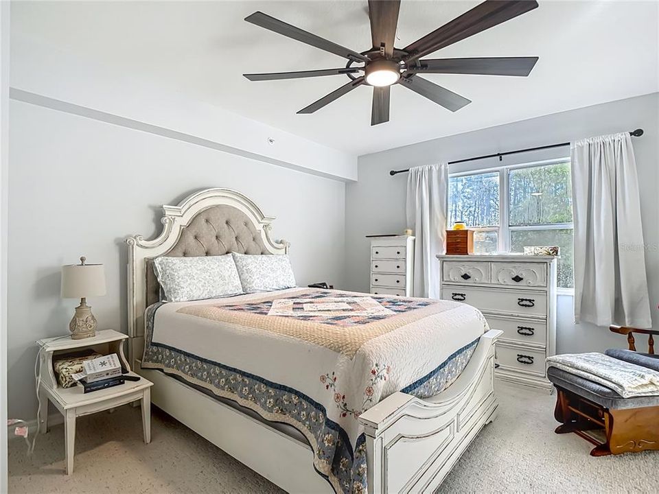 待售: $280,000 (2 贝兹, 2 浴室, 1230 平方英尺)