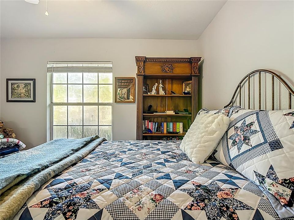 待售: $280,000 (2 贝兹, 2 浴室, 1230 平方英尺)