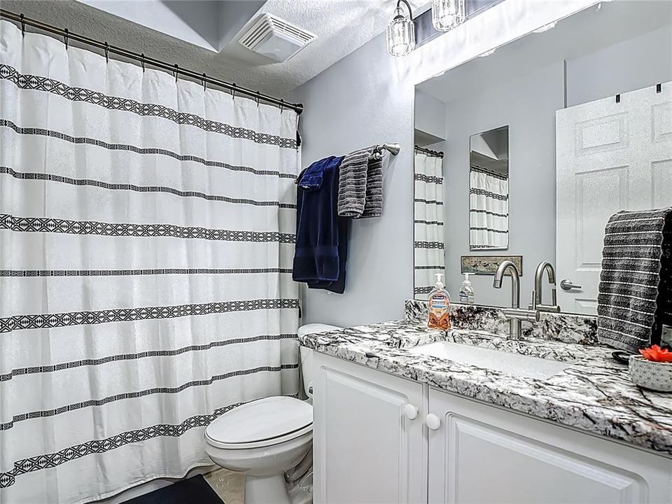 待售: $280,000 (2 贝兹, 2 浴室, 1230 平方英尺)