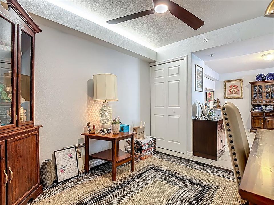 待售: $280,000 (2 贝兹, 2 浴室, 1230 平方英尺)