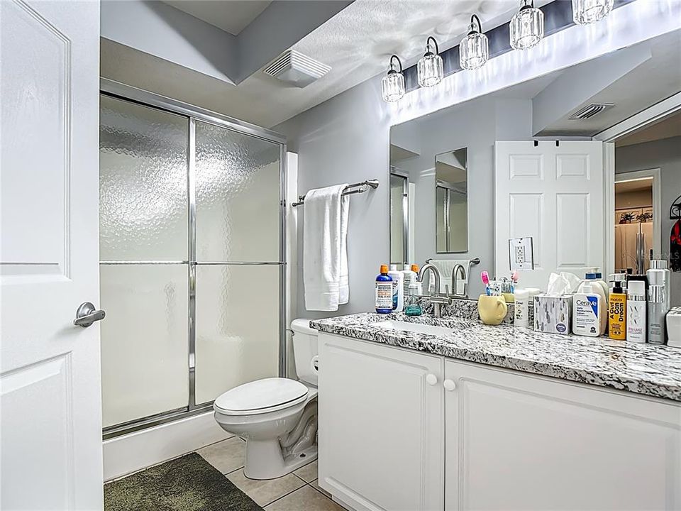 待售: $280,000 (2 贝兹, 2 浴室, 1230 平方英尺)