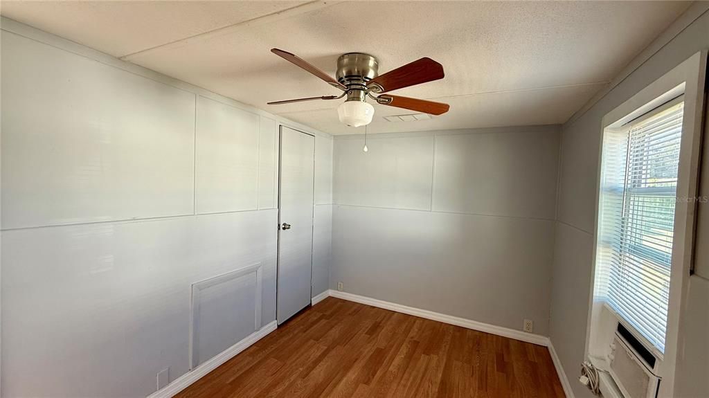 For Sale: $149,900 (2 beds, 2 baths, 784 Square Feet)