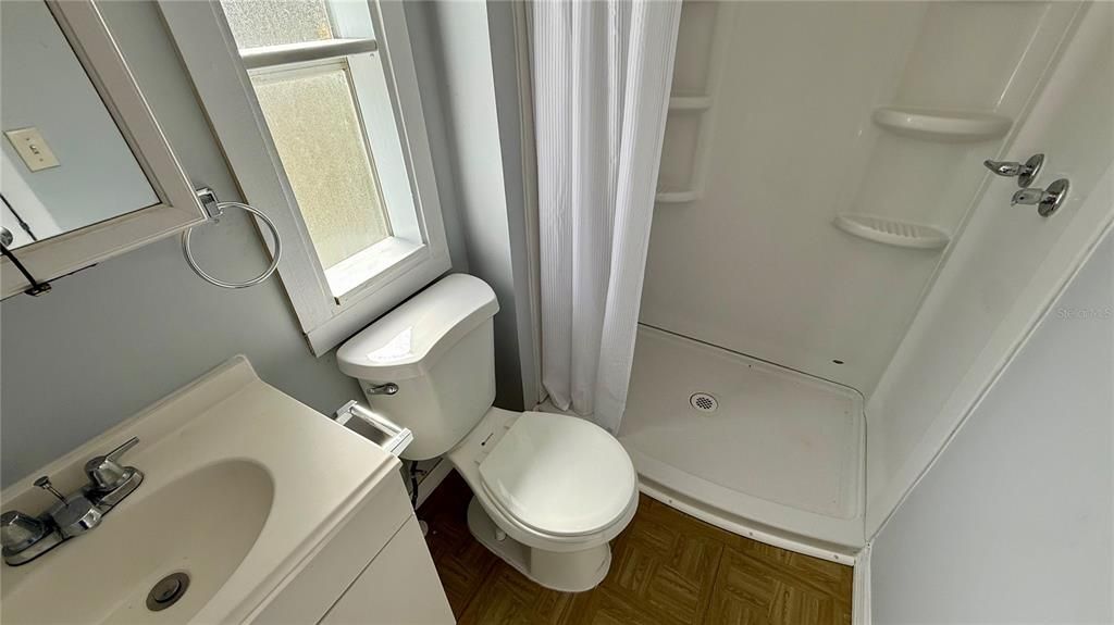 For Sale: $149,900 (2 beds, 2 baths, 784 Square Feet)